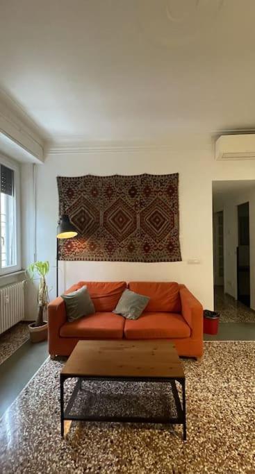 Cozy Apartment Near The Colosseum Rzym Zewnętrze zdjęcie